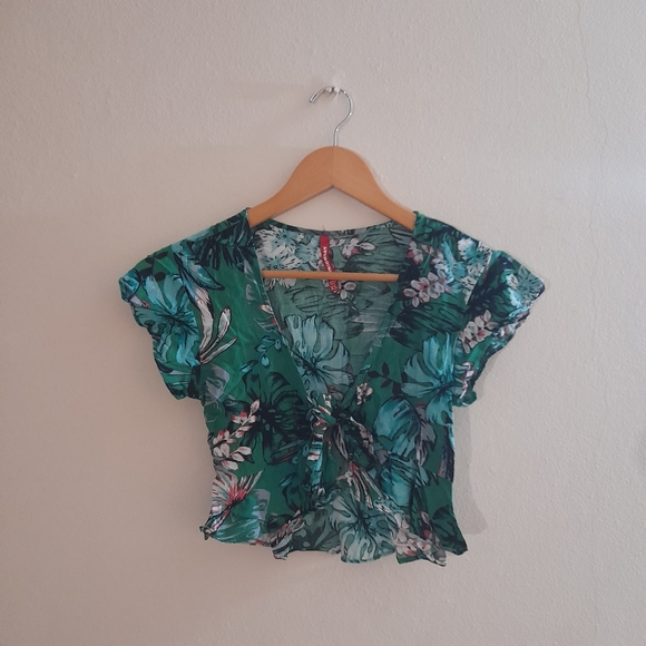 ● Union Bay | Tropical Blouse Crop Cover Up Top - Picture 2 of 13